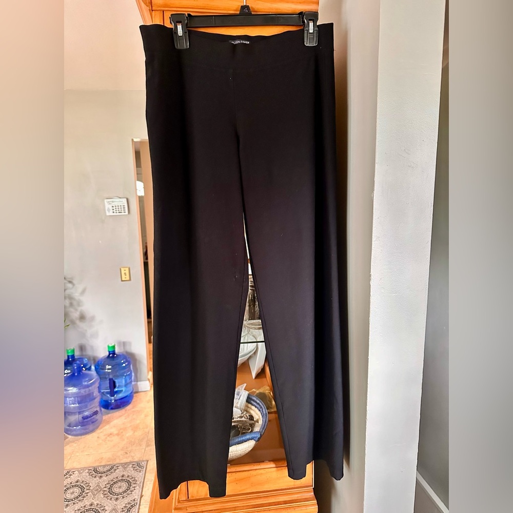 Black pants. Size M.